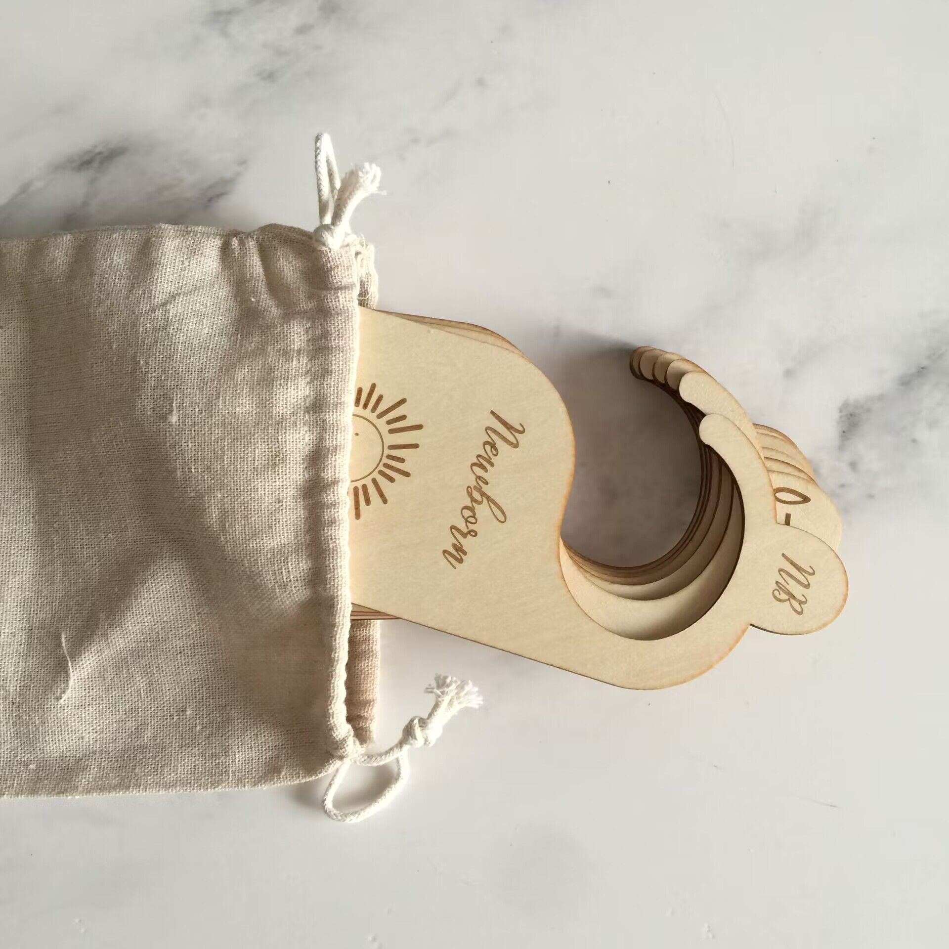 Houten babykast maatverdeler o - Baby Clothing Hanger Dividers recensie en prijs